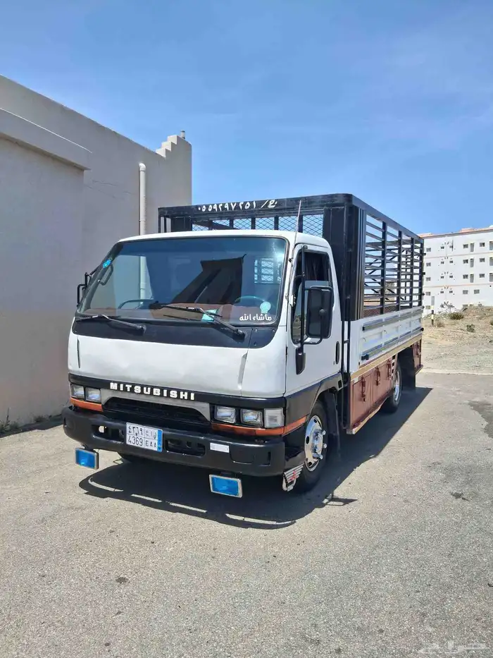 دينا متسوبيشي 2002 1