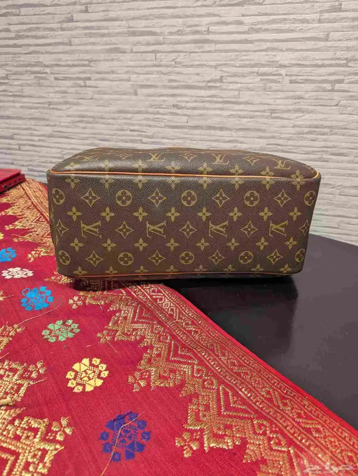 شنطة لويس فيتون دوفيل فنتج LV 5