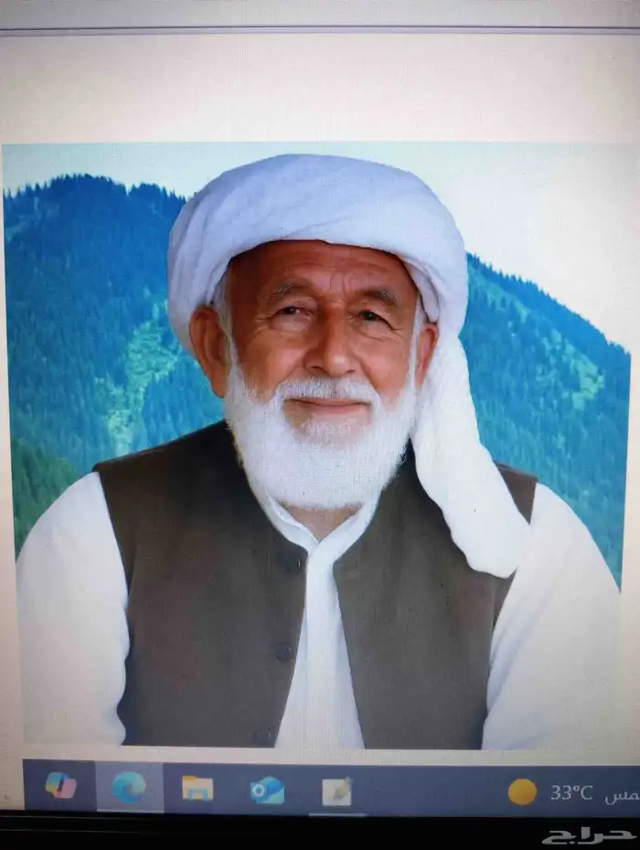 خطاط ورسام بالجدار حروف بارزه 9