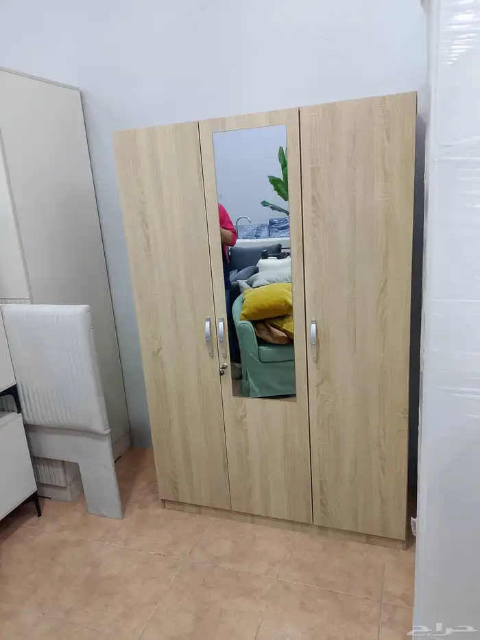 متوفرة غرفة نوم نفر ونصف نضيفه مره 1