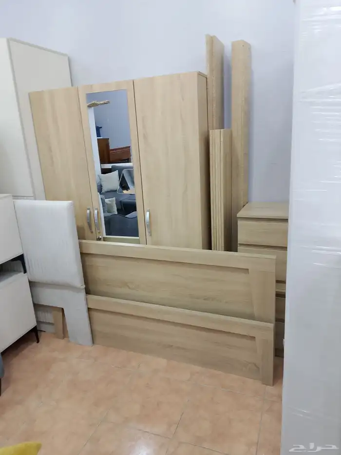 متوفرة غرفة نوم نفر ونصف نضيفه مره 0