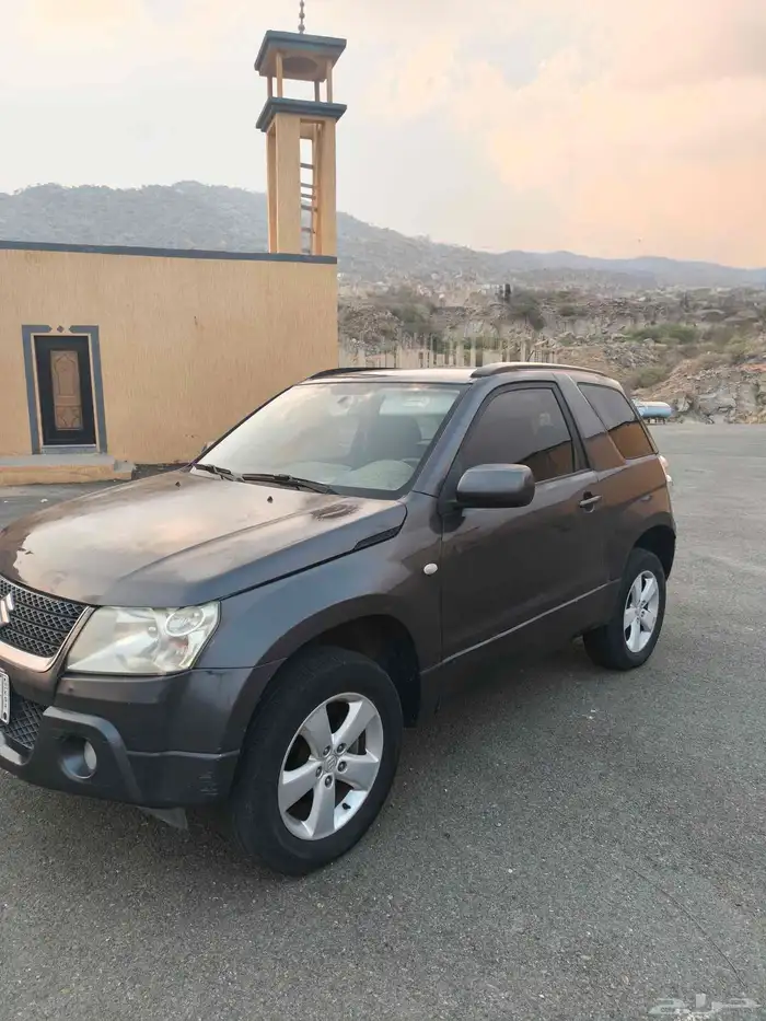 فيتارا 2010 ربع باب واحد 5