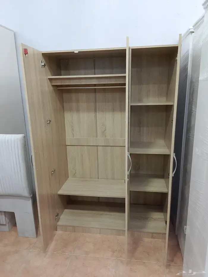 متوفرة غرفة نوم نفر ونصف نضيفه مره 3