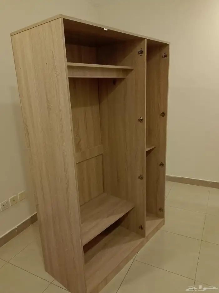 متوفرة غرفة نوم نفر ونصف نضيفه مره 4