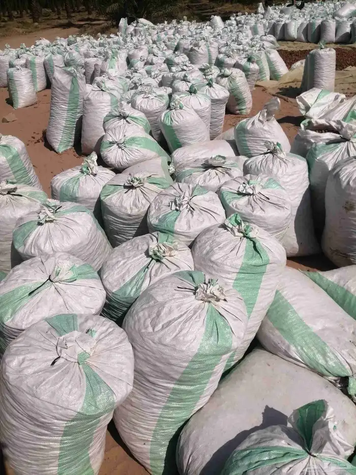 تمر علف للبيع ناشف أكياس مليانه ماشاء الله 2