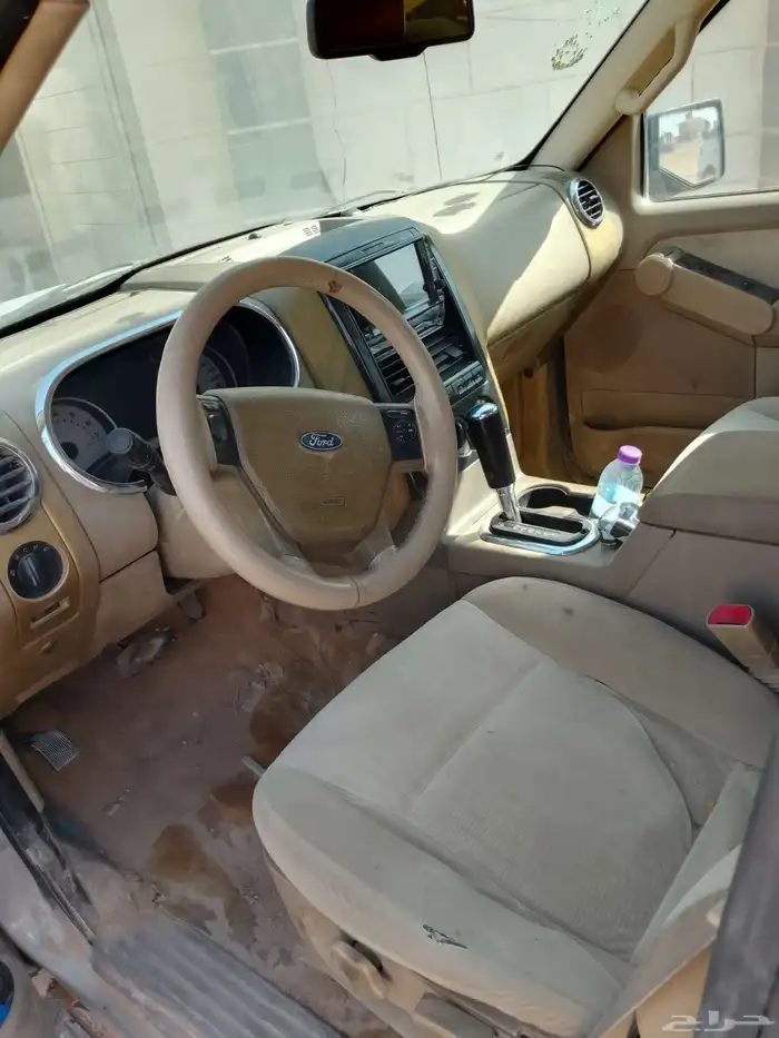 فورد اكسبلور محتاج قير ومطوف سنه مطلوب في 6الف 2