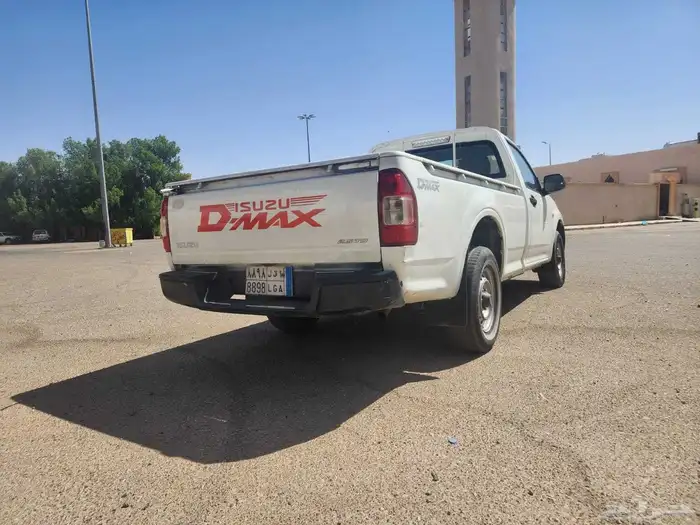 ايسوزو ديماكس 2011 7