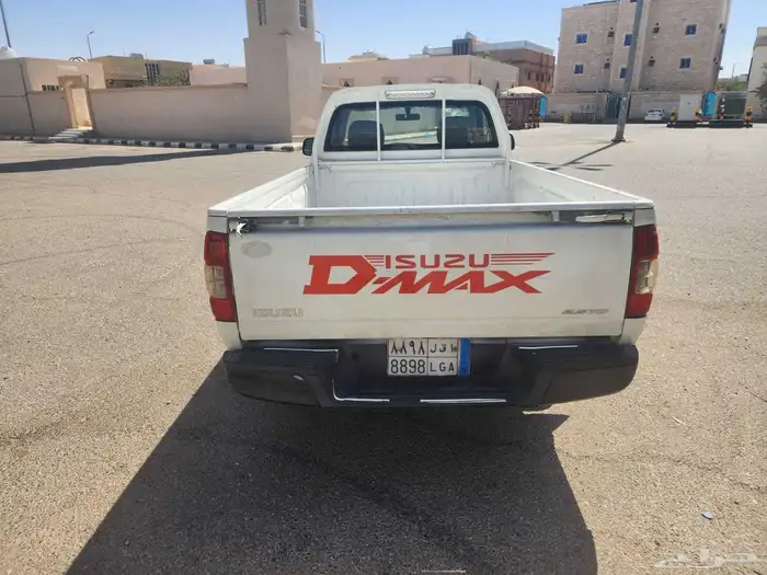 ايسوزو ديماكس 2011 10