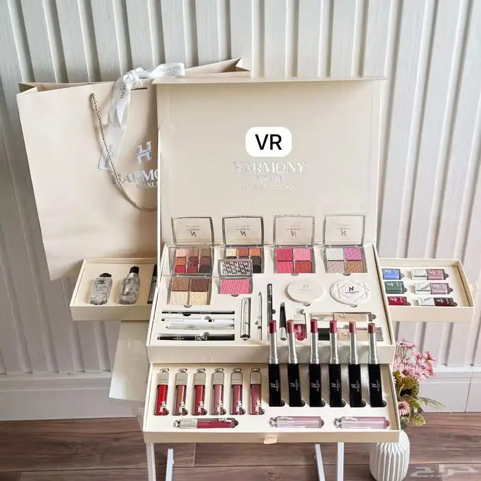 بوكس هارموني بيوتي  مجموعة اي شادوا احترافية مكونك من 18 ل 0