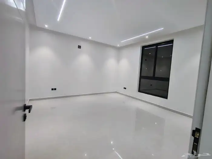 شقة جديده للايجار بالمهديه 3 غرف وصاله طابق اول السعر 50 الف 6