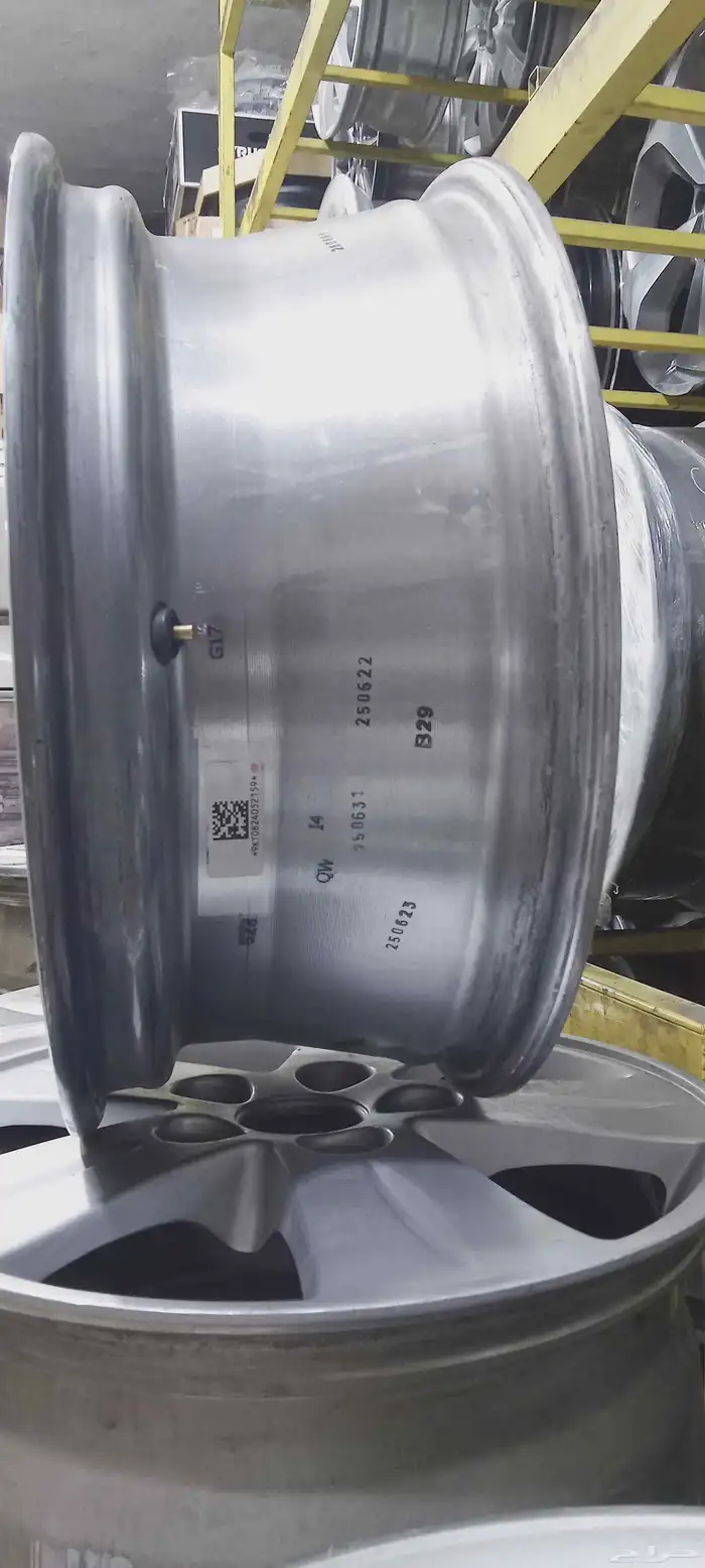 جنوط كامري وكااله موديل 2025 مقاس 16 0