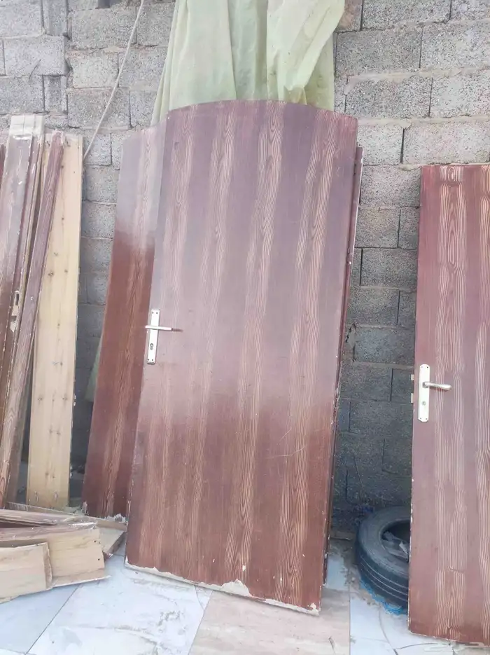 أبواب خشب نظيفة جدا 4