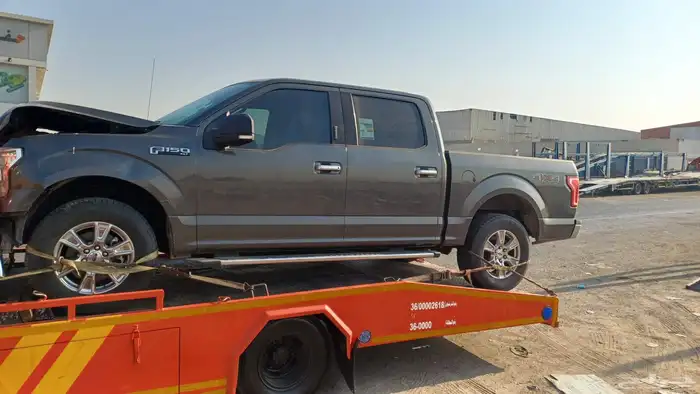 سطحة لسحب ونقل السيارات 0