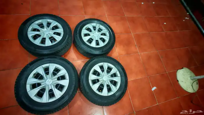 جنوط كورلا اصلي وكاله نضيفه جدن مقاس 15 معا الكفرات نضيفه 1