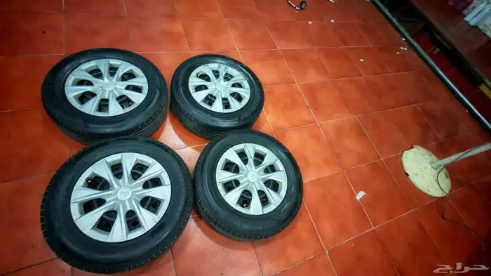 جنوط كورلا اصلي وكاله نضيفه جدن مقاس 15 معا الكفرات نضيفه 4