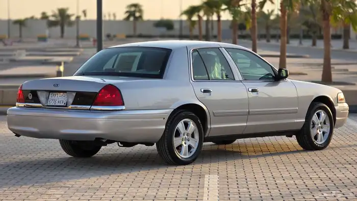 فورد فكتوريا 2011 توكيلات ( ممشى قليل) 3