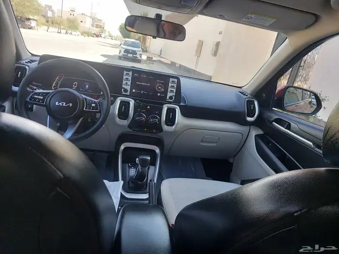 كيا سونيت 2023 حاله ممتازه جدا 4