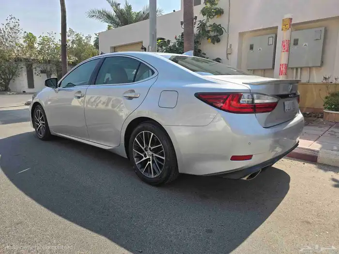 LEXUS ES 350 2016 لكزس نظيف 4