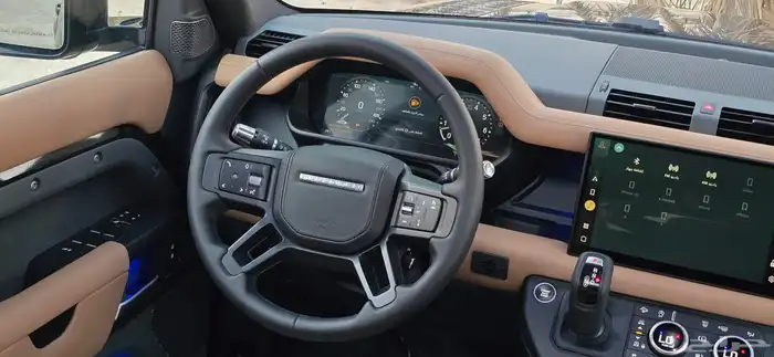 ديفندر P400 2022 V6 39