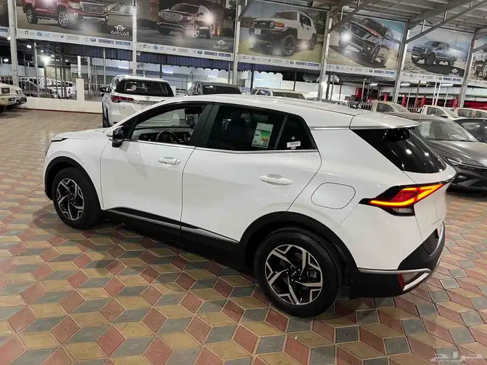 سبورتاج بنزين 2023 نص فل سعودي بحالة الوكالة 7