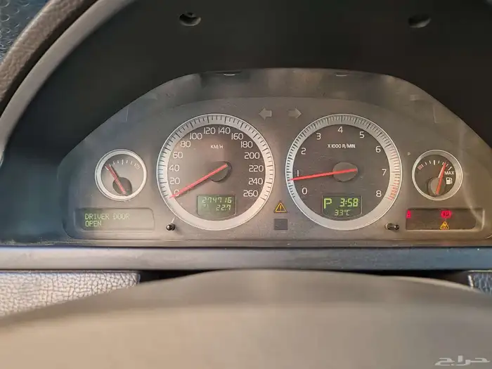 VOLVO XC90 V8 44 8CYLINDER Good CONDITION 2 TVs DVD 5