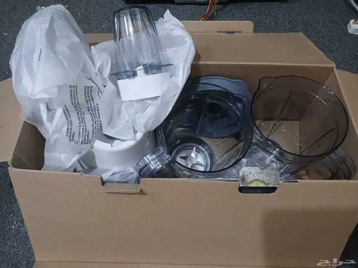 صحون و ادوات مطبخ مع مطبقيه و خلاط و كاتل قهوة و شرشوبة 5