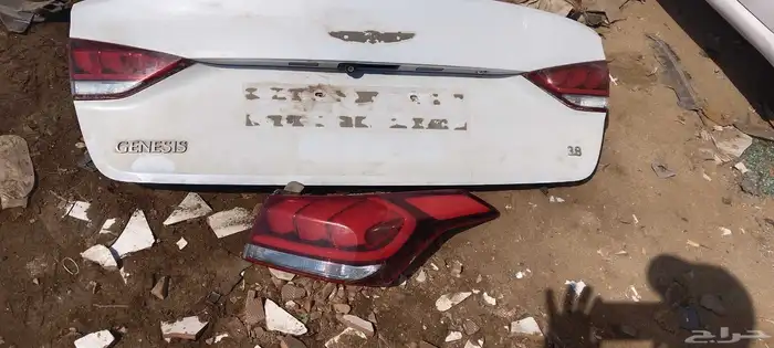 شنطه وإيسطب ركن يمين جنسس موديل 2015 نظيفه 5