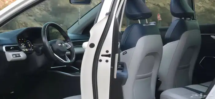 جيلي امجراند 2023 فل كامل 8