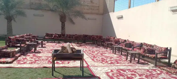 محل تاجير طاولات وكراسي يوجد لدينا دفايات اذا الملك في كراسي 8