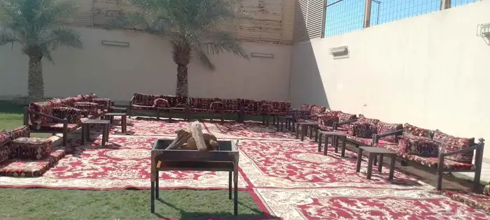 محل تاجير طاولات وكراسي يوجد لدينا دفايات اذا الملك في كراسي 5