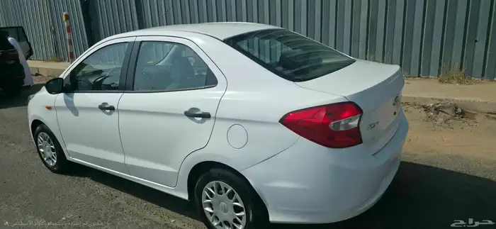 سيارة فورد فيجو موديل 2018 اللون أبيض 1500 سي سي استمارة س 2