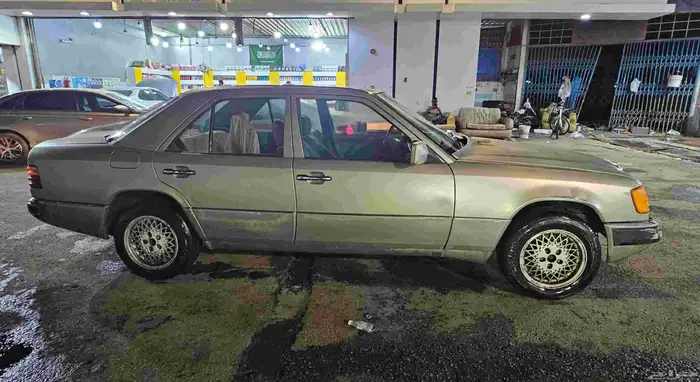 للبيع مرسيدس بنز 300 مديل 1991 قير اتوماتيك 2