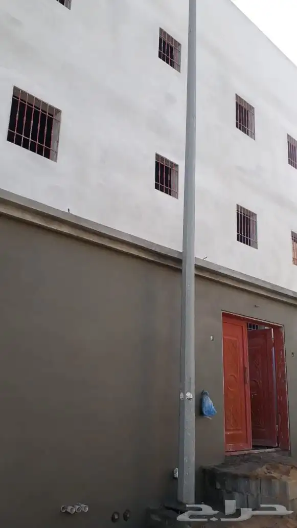 Malis AlBastani is an artist 0