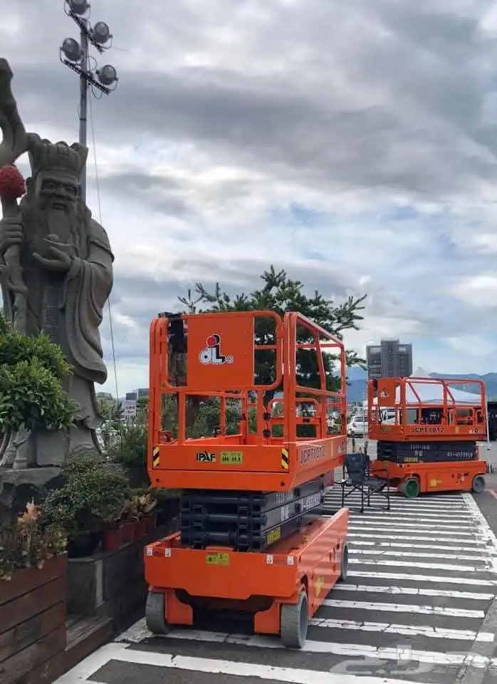 سيزر لفت للايجار مان لفت فور كلفت كهربائي وهيدروليك للايجار 3