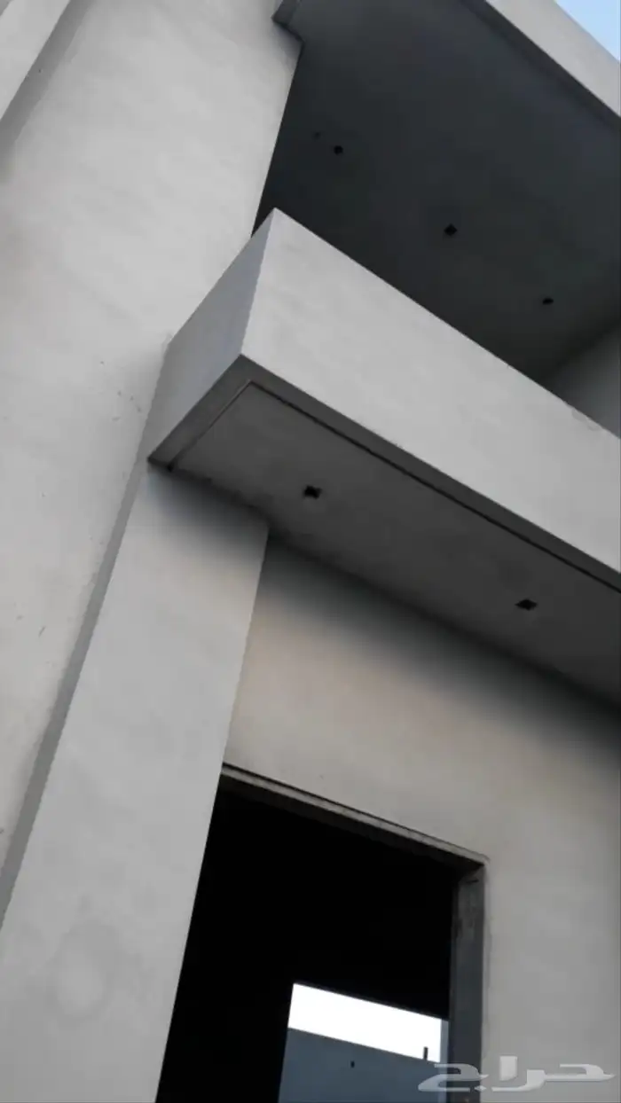 Malis AlBastani is an artist 2