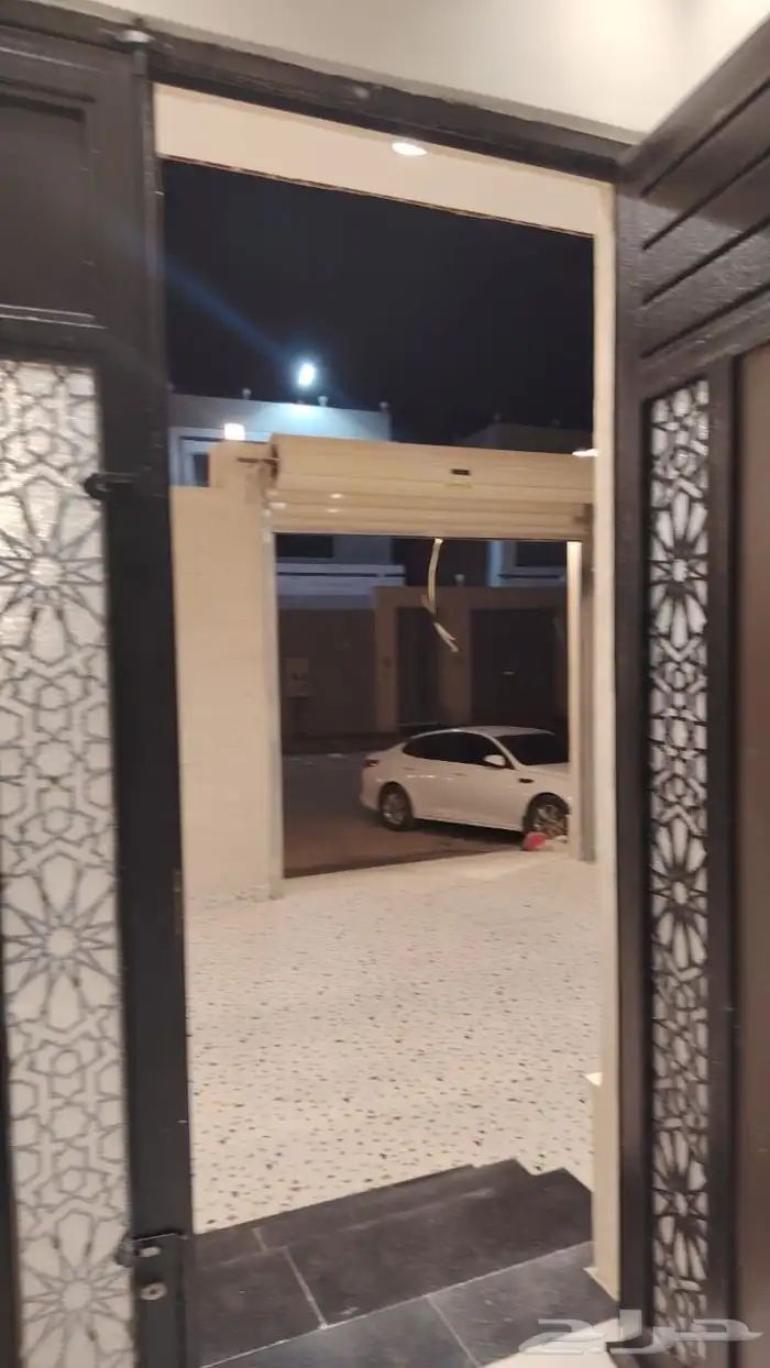 فله دورين مساحة 300 درج خارجي 1