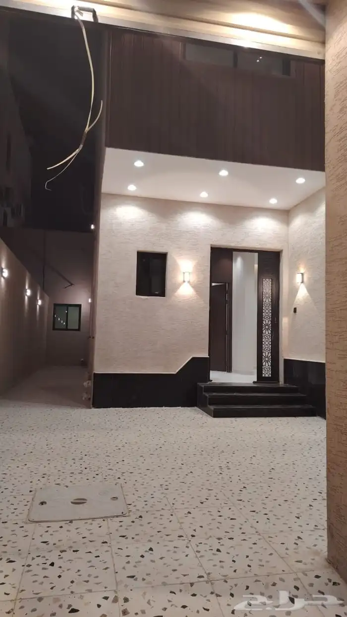 فله دورين مساحة 300 درج خارجي 2