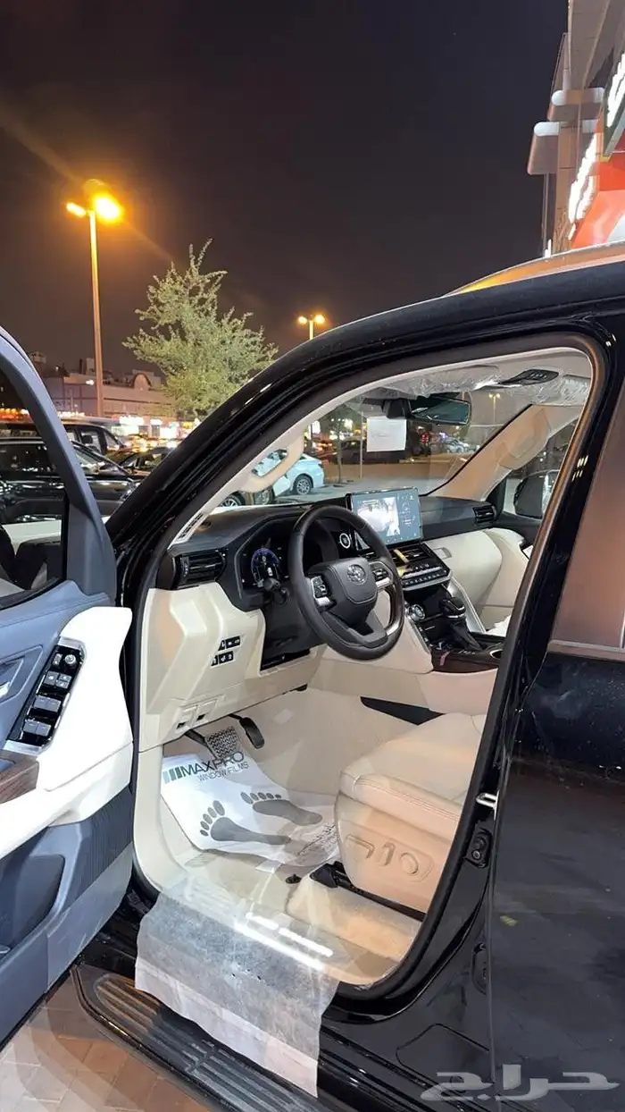 للتأجير جيب لاندكروزر 2025 1