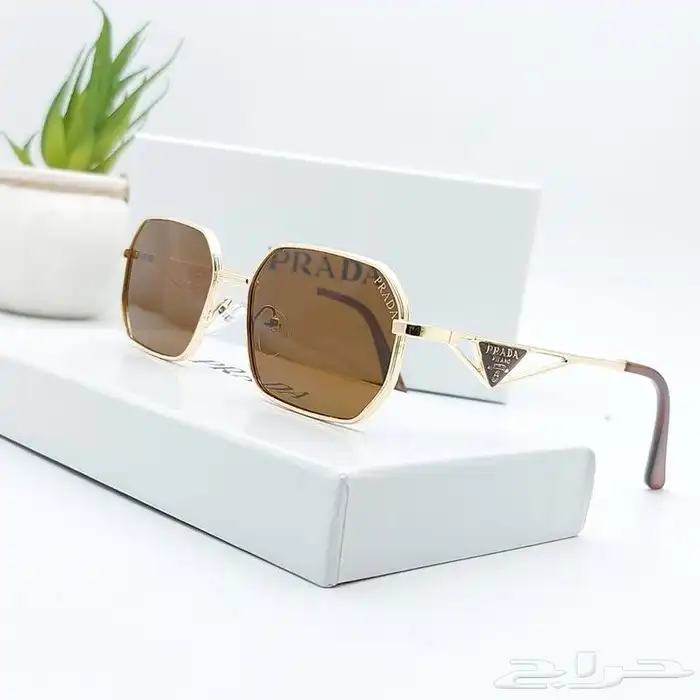 نظارات برادا مع الملحقات بجودة عالية 2