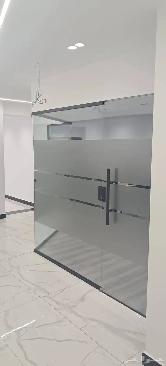 زجاج مكاتب تفصيل زجاج مكتب 0