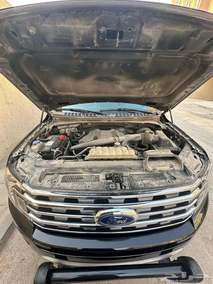 فورد اكسبديشن 2021 اسود مراتب جلد من المالك الاول مباشرة 4