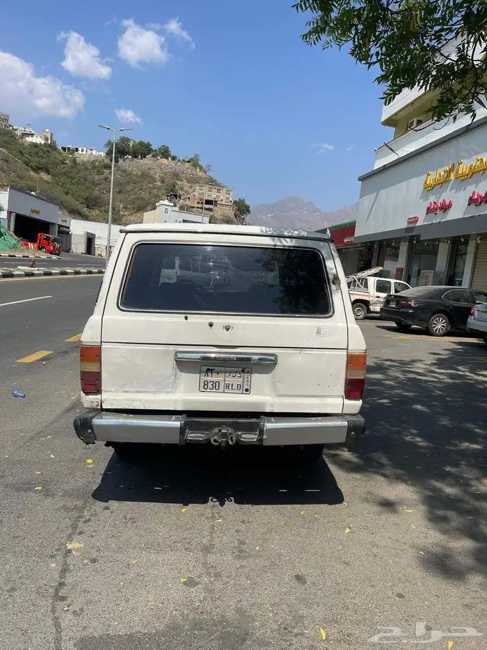 صالون 86 نظيف وكاله كل شيء شغال فيه على الشرط مفحوص مجدد ما 2