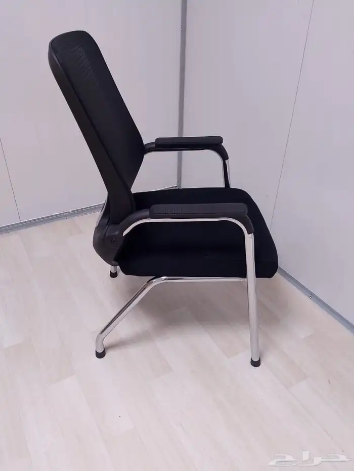 متوفر الدينا جميع الكراسي الانتضار 10