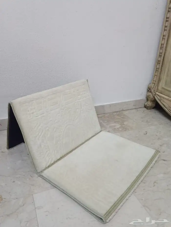 سجاده وكرسي للبر والكشتات 60 ريال 1