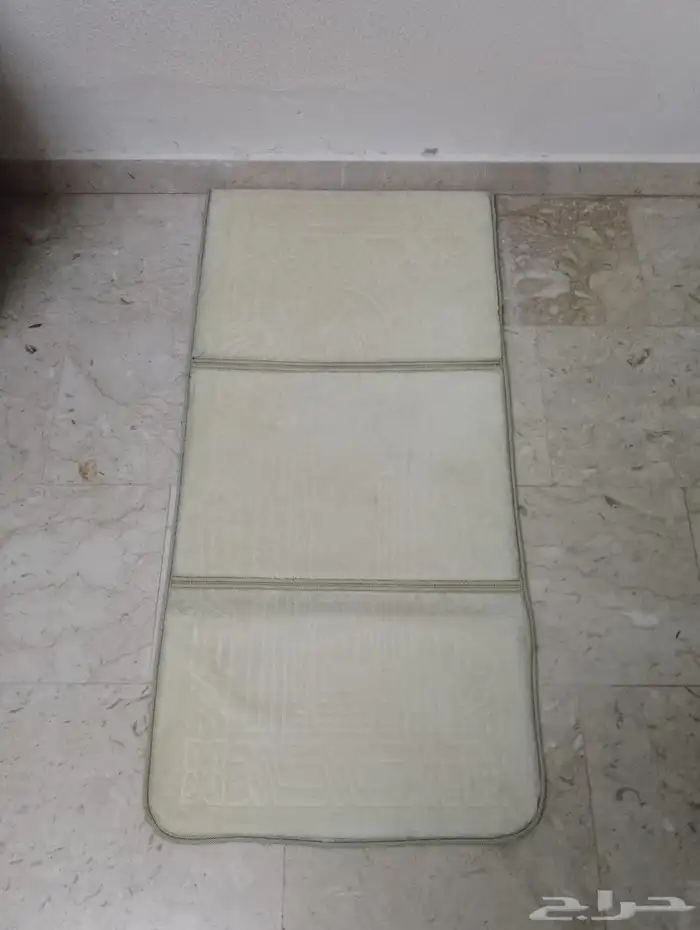 سجاده وكرسي للبر والكشتات 60 ريال 2
