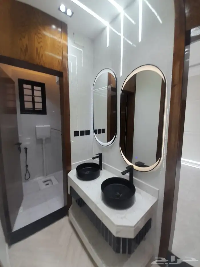 للبيع شقه دور ثاني مع سطح مستقل بحي درة الموسى ب550الف 4