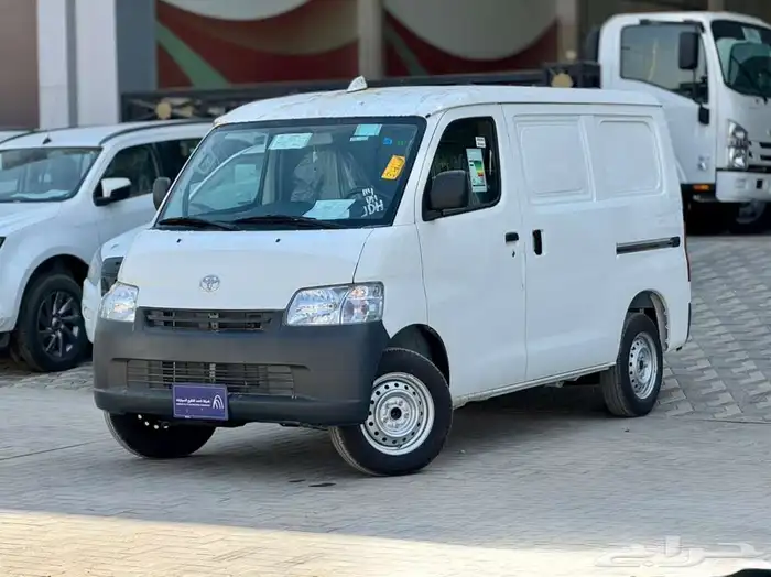 تويوتا لايت إيس 2025 فان بضاعه قير عادي و أوتوماتيك بنزين 2