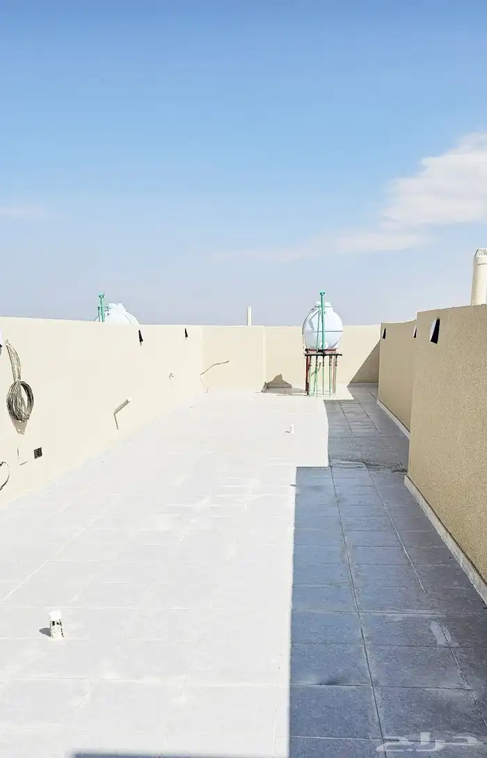 للبيع شقه دور ثاني مع سطح مستقل بحي الضيافه من 520الف 6غرف 16