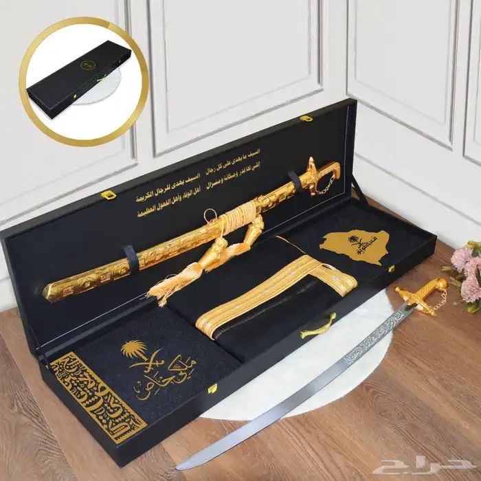 يحتوي الصندوق الفاخر الموضح في الصورة على مجموعة من الهدايا 6