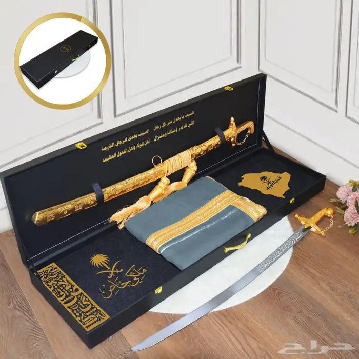 يحتوي الصندوق الفاخر الموضح في الصورة على مجموعة من الهدايا 4